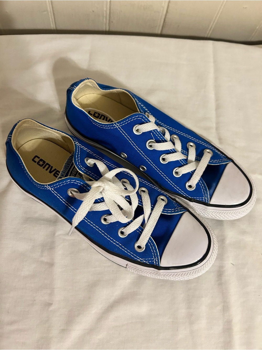 Like New Converse Chuck Taylor All Star  unisex sneakers Women size 6 men size 4